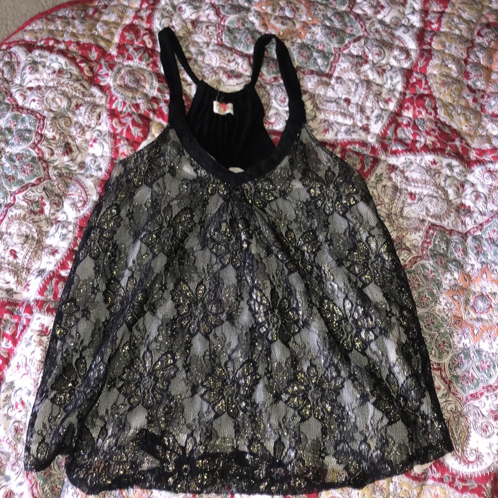 sparkly flower pattern top size S
